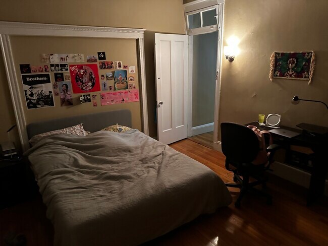 Building Photo - 54 Egmont St