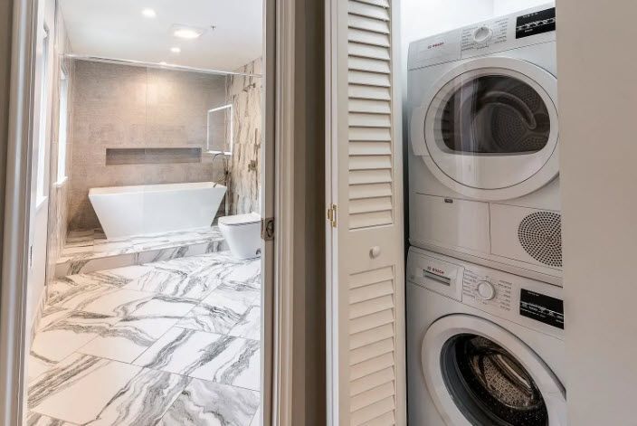 Building Photo - 2231 E 67th St