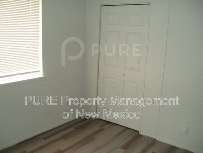 Building Photo - 6216 Leslie Pl NE