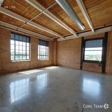 Building Photo - LARGE CORNER LOFT WITH DOWNTOWN VIEWS