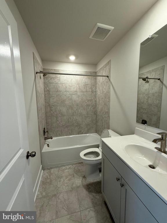 Building Photo - 2275 Marcy Dr