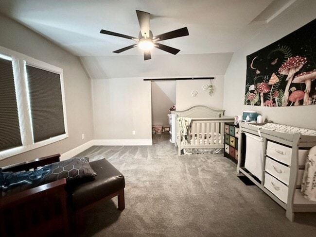 Building Photo - *West side charmer completely remodeled, mid century flare!