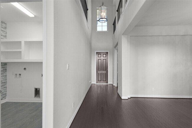 Building Photo - 6026 Lake Bridge Ln