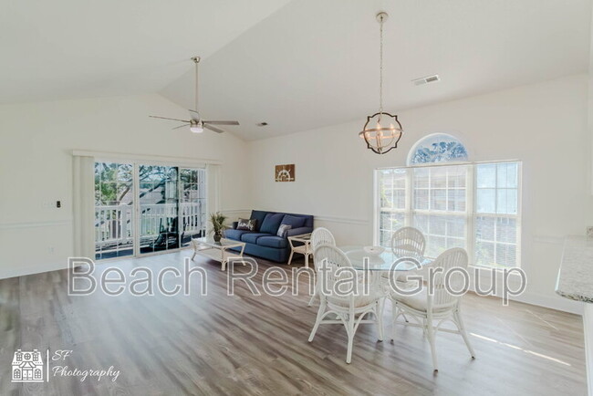 Building Photo - 4191 Hibiscus Dr