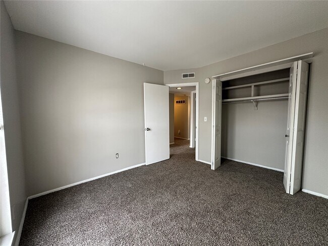 Building Photo - 420 Chapel Ridge Dr