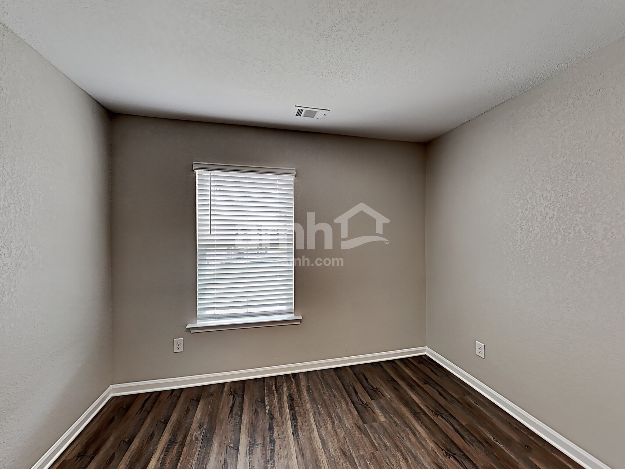 Building Photo - 129 Oliver Dr