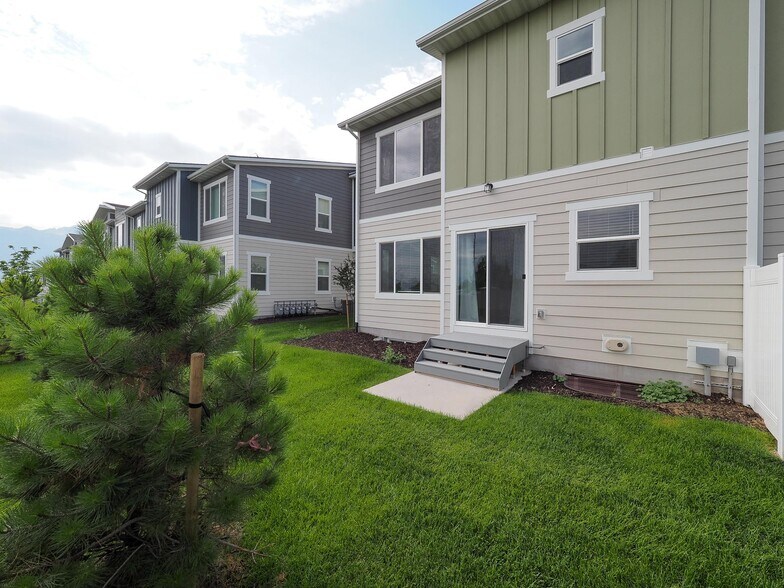 Building Photo - 1578 W Sparta Way