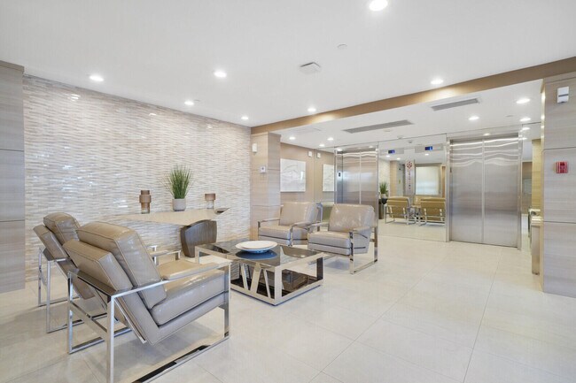 Building Photo - 2727 N Ocean Blvd