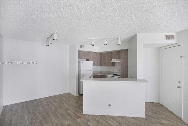 Building Photo - 417 Vista Isles Dr