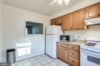 Building Photo - 3418 Coventry Ct Dr