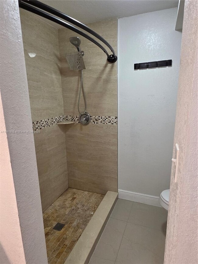 Building Photo - 6509 Racquet Club Dr