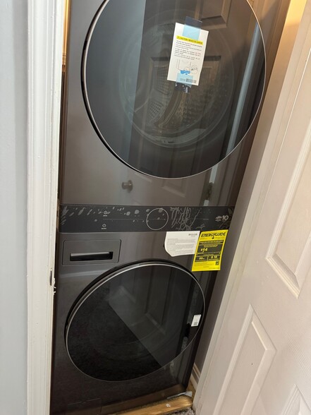 washer & dryer - 2608 Wade Rd SE