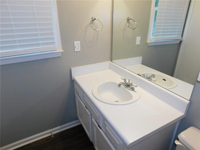 Building Photo - 2775 New S Dr