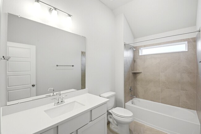 Building Photo - 2106 Villa Flora Ln