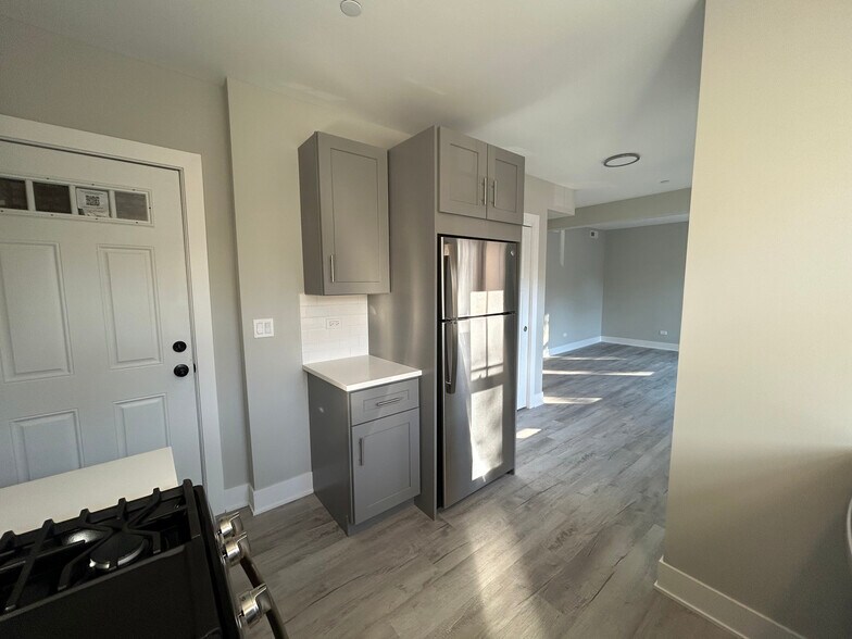 Building Photo - 1131 Oak Ave