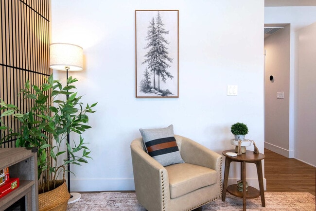 Building Photo - 690 Stone Peak Lp