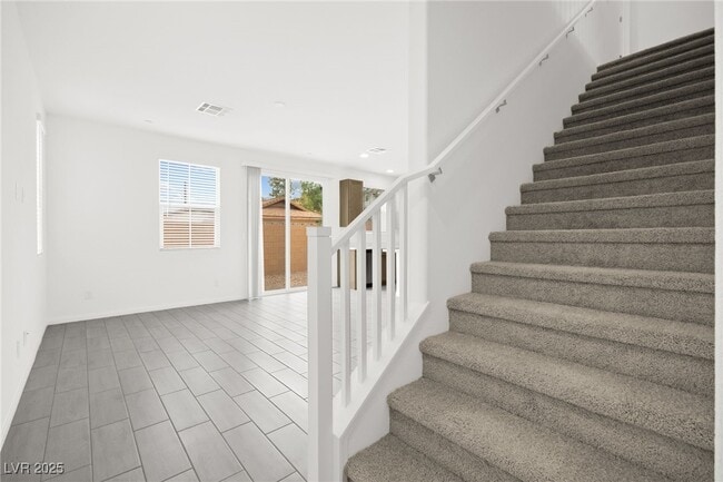 Building Photo - 10140 Glen Aulin St