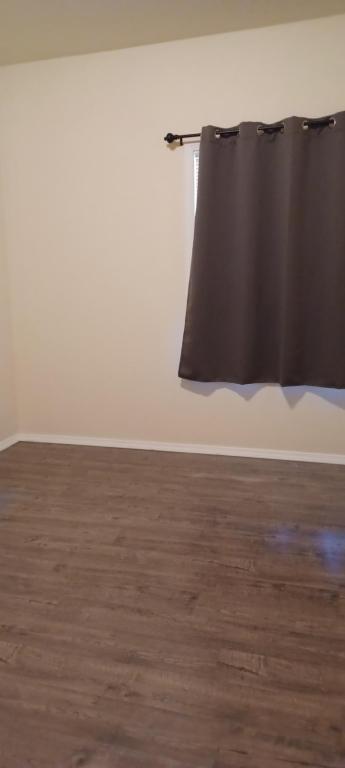 Building Photo - 6827 NE Glisan St