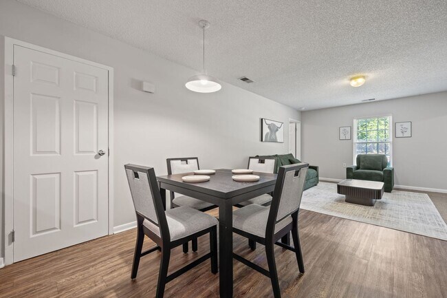 Building Photo - FULLY FURNISHED EXCLUSIVE SHORT AND MIDTERM RENTAL ONLY!