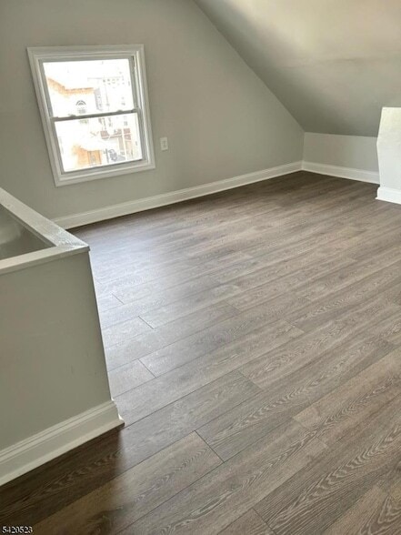 Building Photo - 222 Inslee Pl