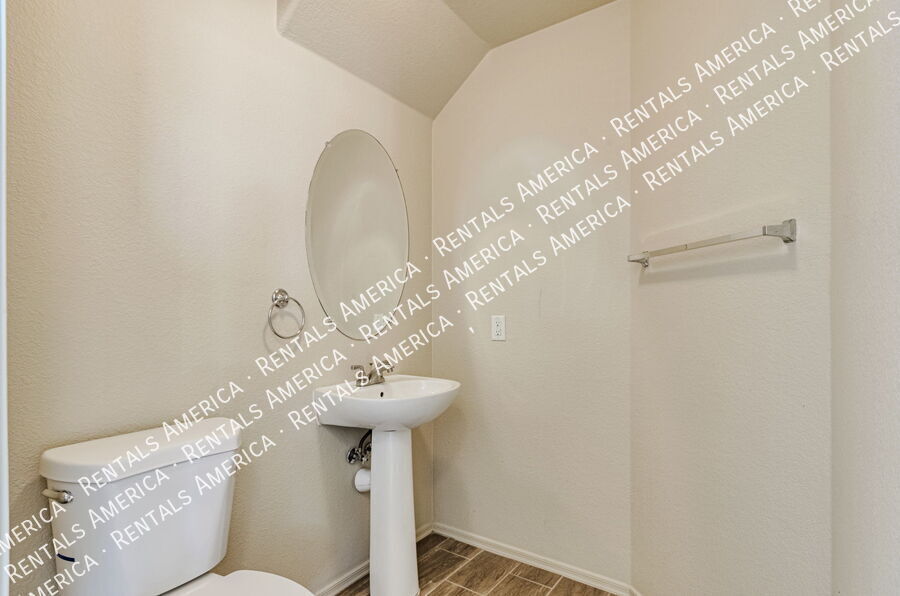 Building Photo - 6644 S SQUAWROOT Pl