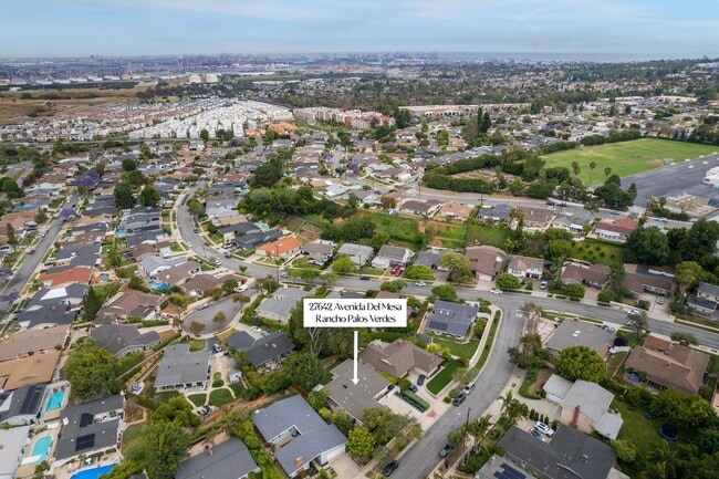 Building Photo - Updated Mid Century Home in Rancho Palos V...