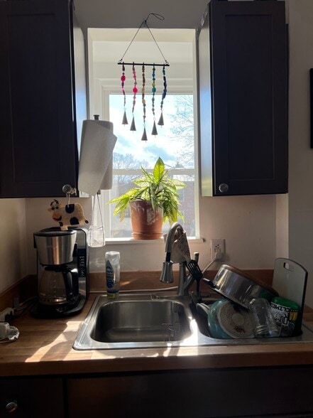 Building Photo - 700 Hinton Ave