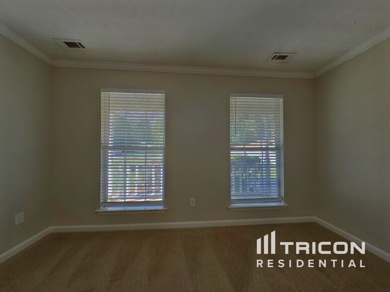 Building Photo - 9765 Moss Pointe Path