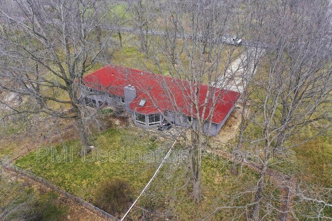 Building Photo - 2081 Willow Ln