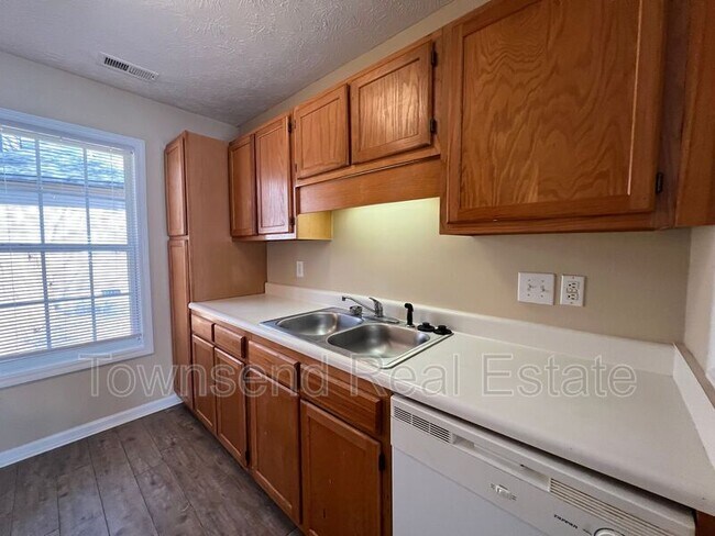 Building Photo - 566 Crooked Creek Ct