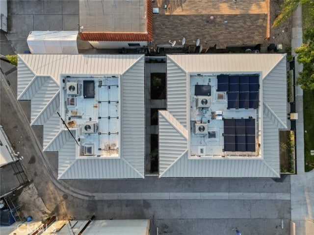 Building Photo - 922 W Clark Ave