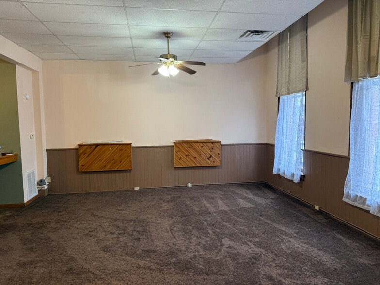 Building Photo - 111 N Market St