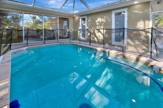 Building Photo - Beautiful 4 bed/ 2.5 bath Rental ~ Sarasota