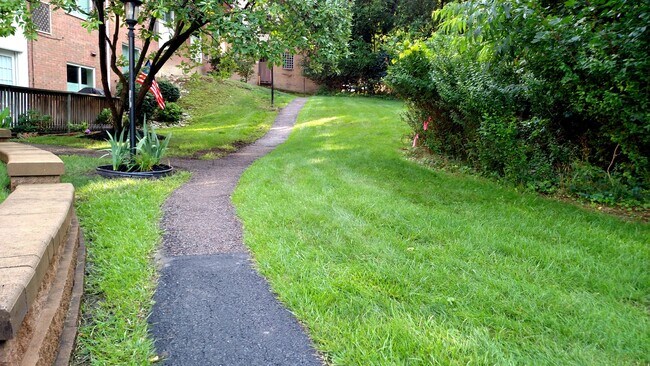 Building Photo - 129 Baywood Ave