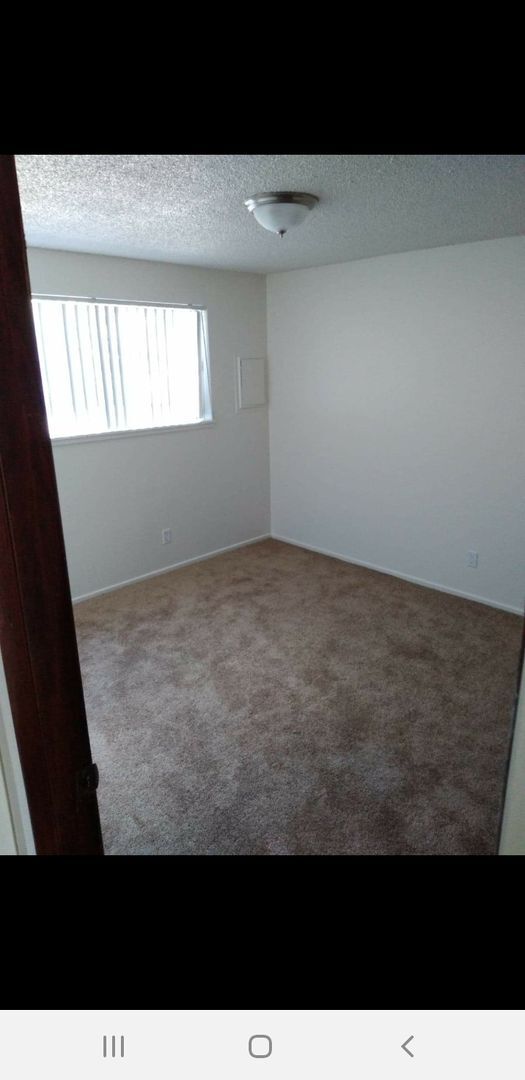 Building Photo - Two Bedroom Apt Homes - Central Mill Plane...