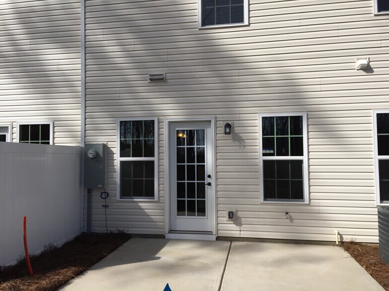 Building Photo - 7483 Red Mulberry Way
