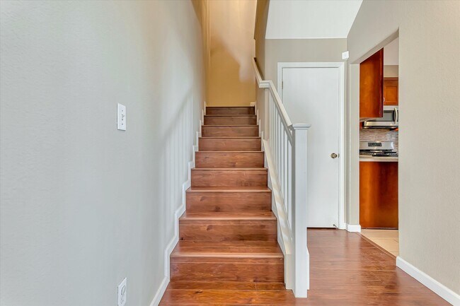 Building Photo - 929 Monarch Cir