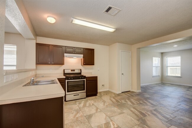 Building Photo - 18742 Westgate Park Dr