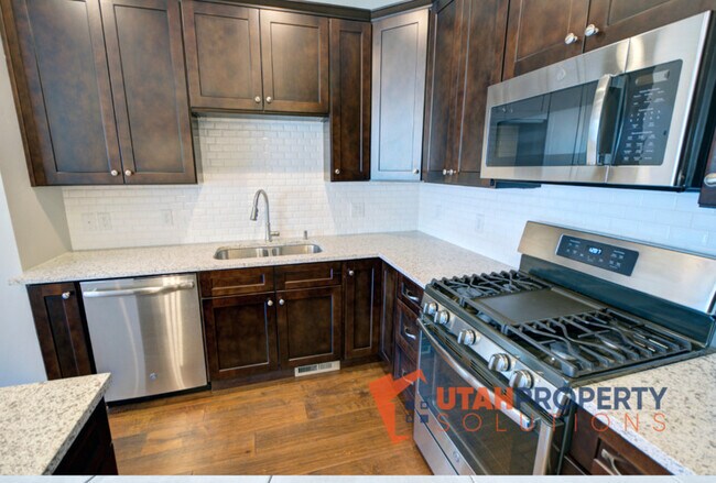 Building Photo - 10464 S Beetdigger Blvd