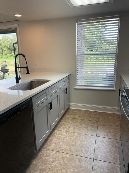 Building Photo - 2227 Lyme Bay Dr