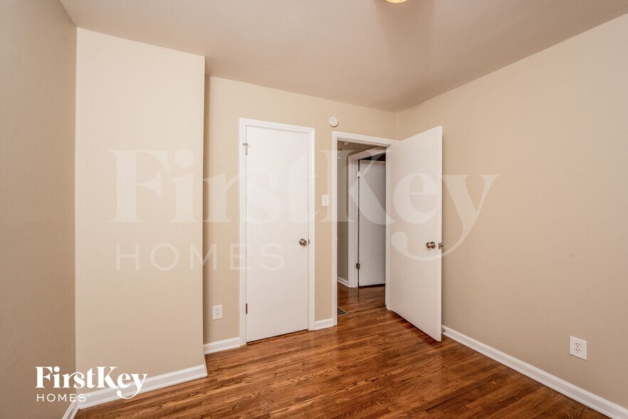 Building Photo - 1326 Potter Ave