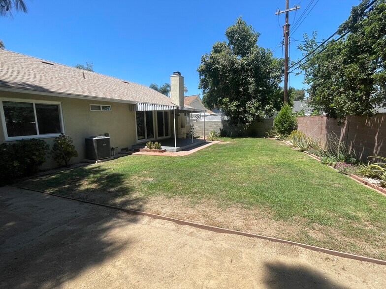Building Photo - 6614 Nevada Ave