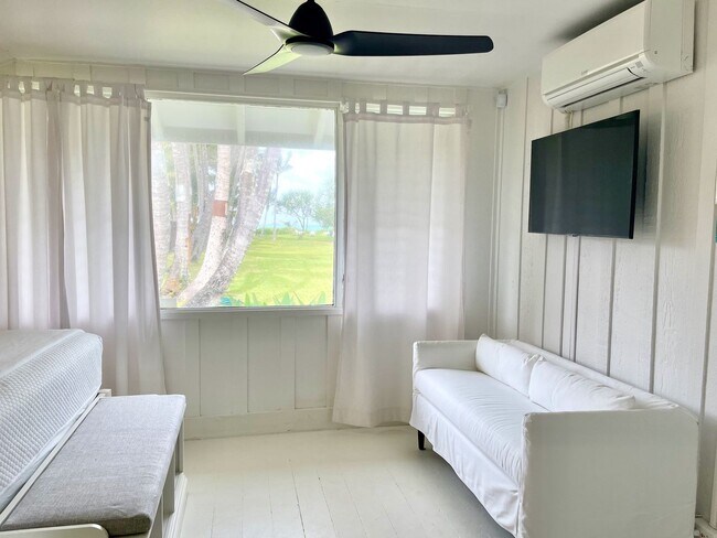 Building Photo - Peaceful Oceanfront Home Near Downtown Kai...