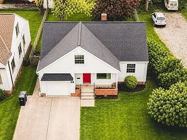Building Photo - Spacious 4-Bedroom Home in Prime Parma Heights Location.
