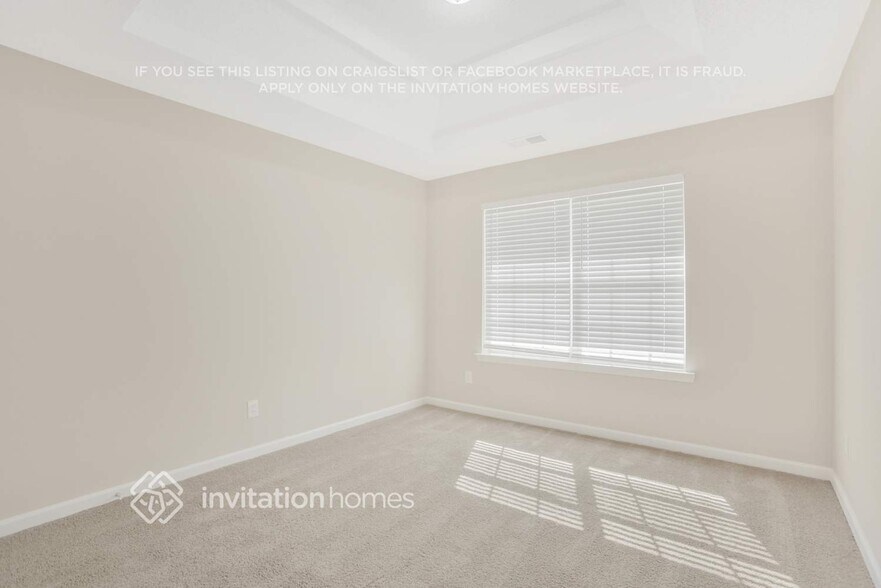 Building Photo - 3535 Oakshire Way SE