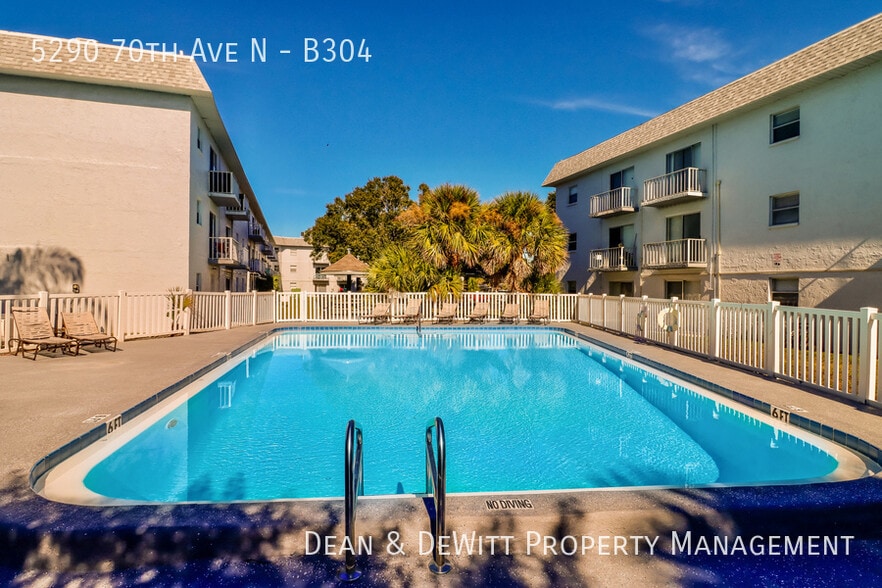 Building Photo - 2 Bed/1 Bath - Unit B304