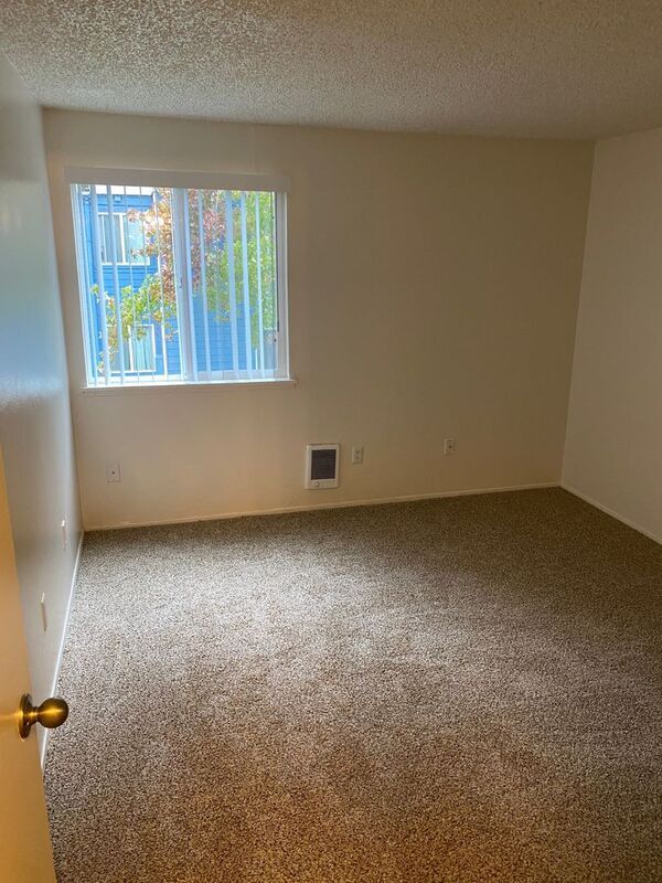 Building Photo - 479 Senate St NW