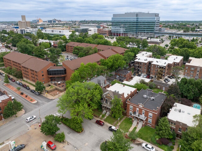 Building Photo - 4400 Laclede Ave