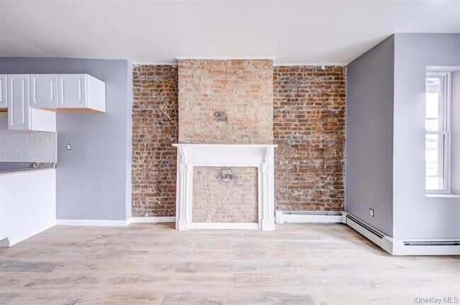 Building Photo - 93 S Lander St