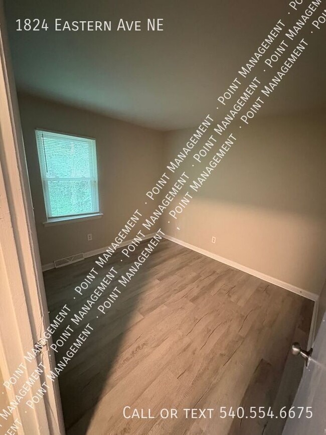 Building Photo - 1824 Eastern Ave NE